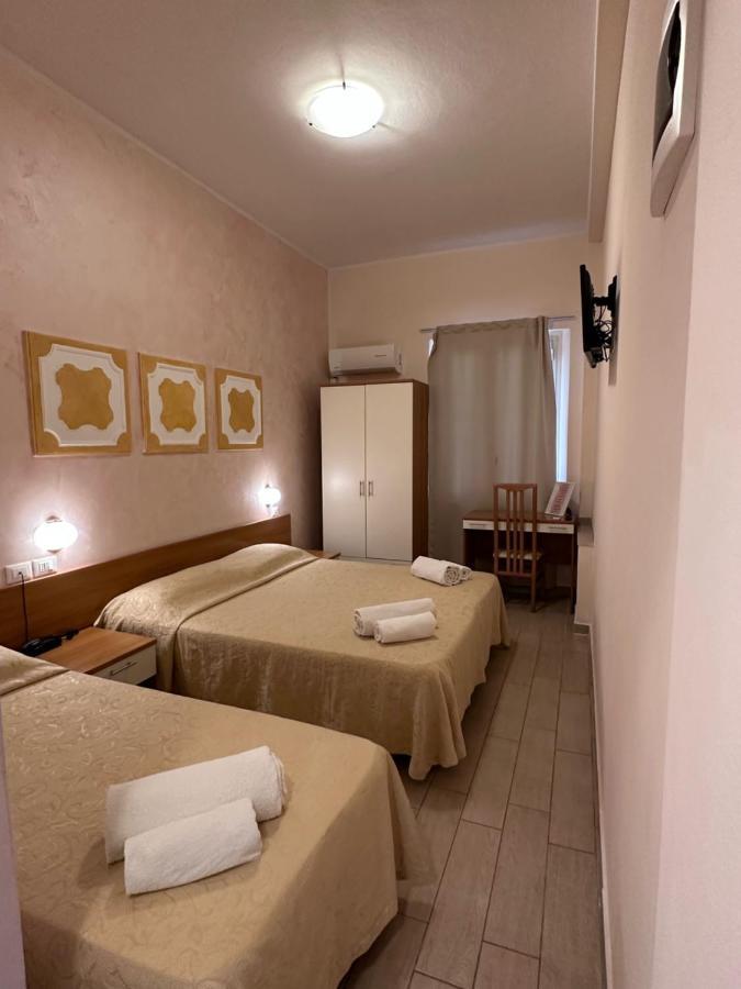 רימיני Hotel Adria Nuova מראה חיצוני תמונה