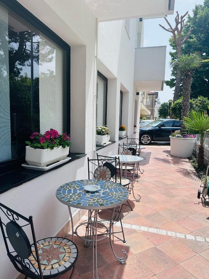 רימיני Hotel Adria Nuova מראה חיצוני תמונה